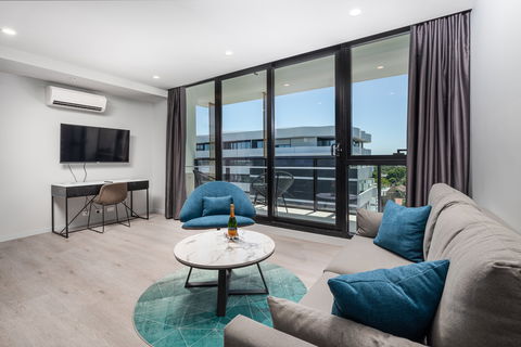 Oros Plus Hotel - Holiday Adelaide 5