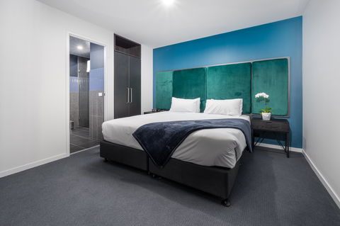 Oros Plus Hotel - Holiday Adelaide 7