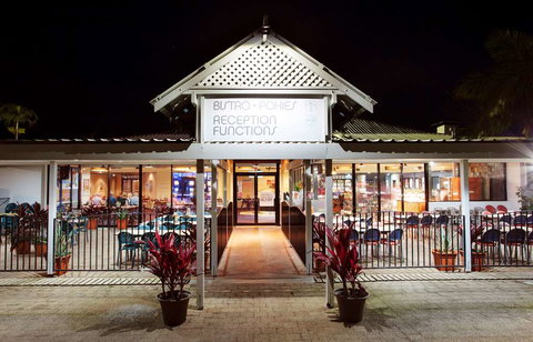 Mission Beach Resort - Holiday Adelaide 0