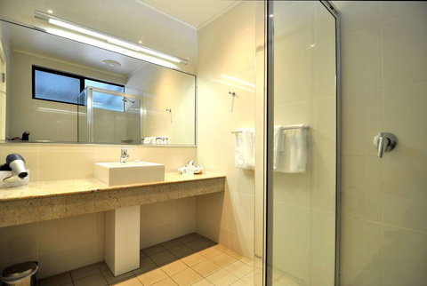 Mission Beach Resort - Holiday Adelaide 1