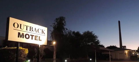 Outback Motel - Holiday Adelaide 3