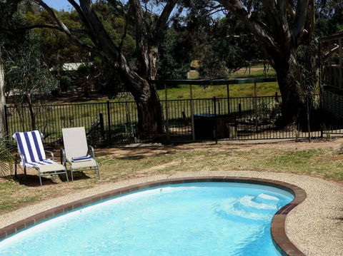 Golden Heritage Motor Inn & Cottages - Holiday Adelaide 0