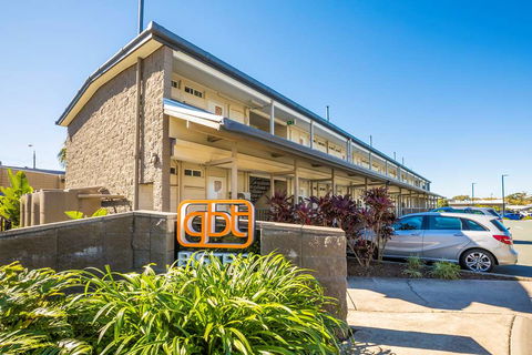 Nightcap at Golden Beach Tavern - Holiday Adelaide 0