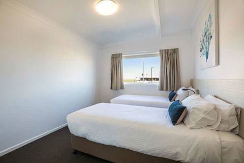 Nightcap at Golden Beach Tavern - Holiday Adelaide 12