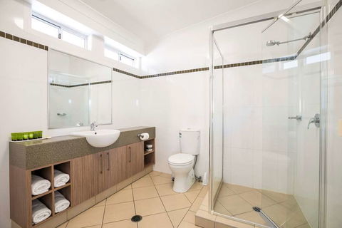 Nightcap at Golden Beach Tavern - Holiday Adelaide 14