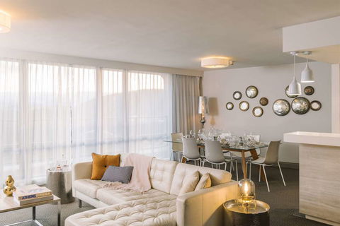 QT Canberra - Holiday Adelaide 15