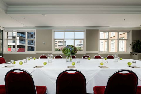 Rydges Newcastle - Holiday Adelaide 9