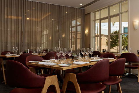 Rydges Newcastle - Holiday Adelaide 13
