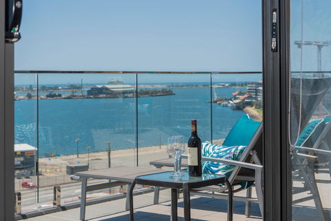 Astra Apartments Newcastle - Holiday Adelaide 15