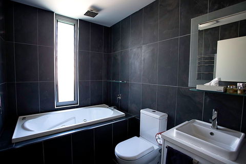 Crown on Darby - Holiday Adelaide 7