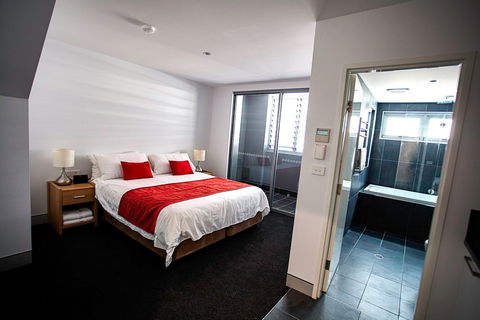 Crown on Darby - Holiday Adelaide 8