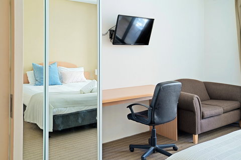 All Suites Perth - Holiday Adelaide 4
