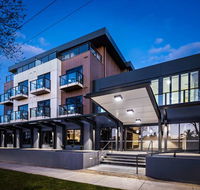 Quality Hotel Lakeside - Holiday Adelaide