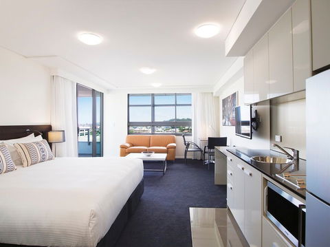 Oaks Grand Gladstone - Holiday Adelaide 1