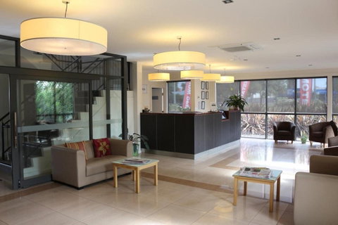 Bairnsdale International - Holiday Adelaide 1