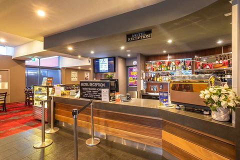 Nightcap At Keysborough Hotel - Holiday Adelaide 2