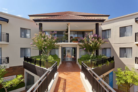 Astra Apartments The Griffin - Holiday Adelaide 2