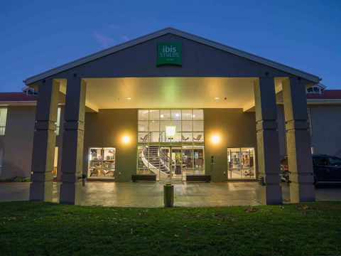 Ibis Styles Canberra - Holiday Adelaide 0
