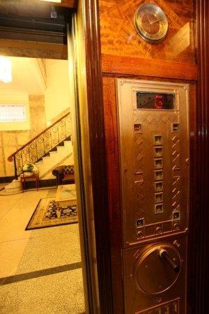 ULTIQA Rothbury Hotel - Holiday Adelaide 1