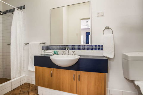Karratha Central Apartments - Holiday Adelaide 2
