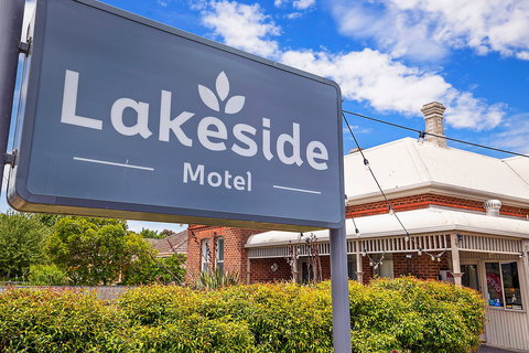 Hamilton Lakeside Motel - Holiday Adelaide 2