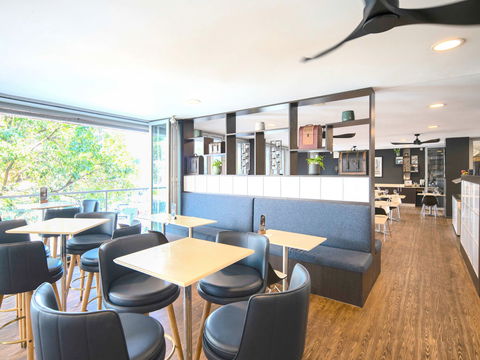 Mercure Centro Hotel - Holiday Adelaide 2