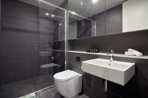 381 Cremorne - Holiday Adelaide 1