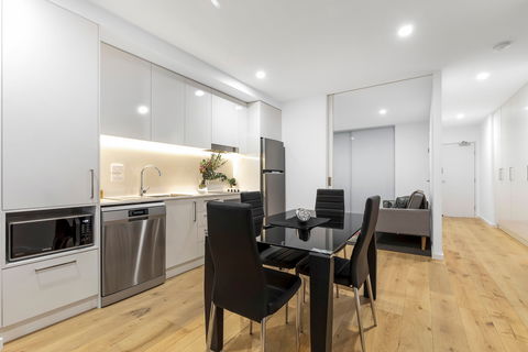 Astra Apartments Newcastle - Holiday Adelaide 2