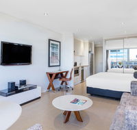 Meriton Suites Broadbeach - Holiday Adelaide