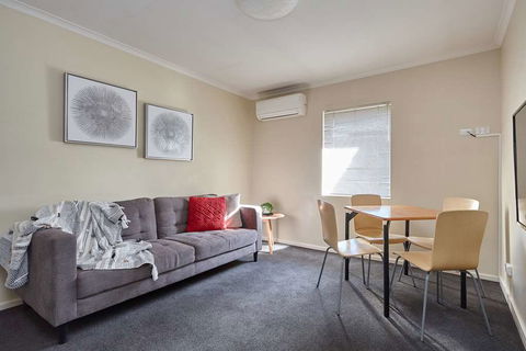 Elphin Villas - Holiday Adelaide 1