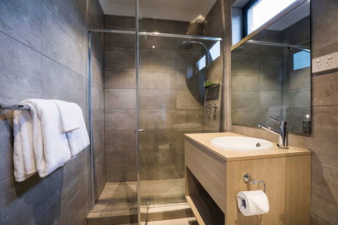 Nightcap at Playford Tavern - Holiday Adelaide 2