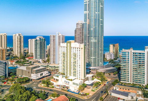 Voco Gold Coast - Holiday Adelaide 0