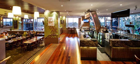 Nightcap At Shoppingtown Hotel - Holiday Adelaide 4