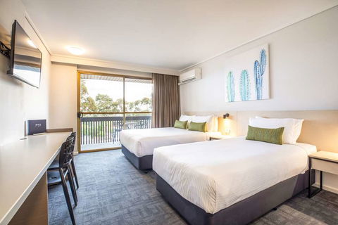 Nightcap At Shoppingtown Hotel - Holiday Adelaide 5