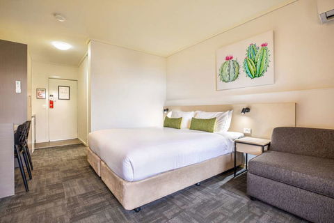 Nightcap At Shoppingtown Hotel - Holiday Adelaide 7