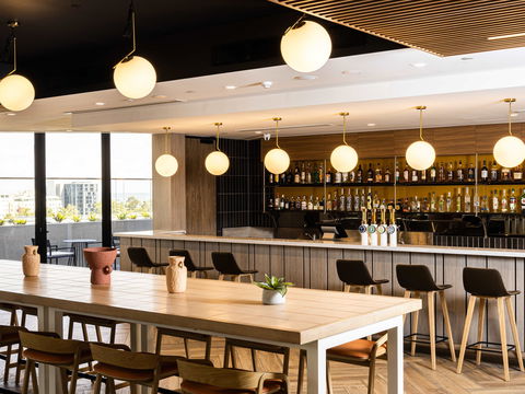 Mercure Melbourne Doncaster - Holiday Adelaide 13