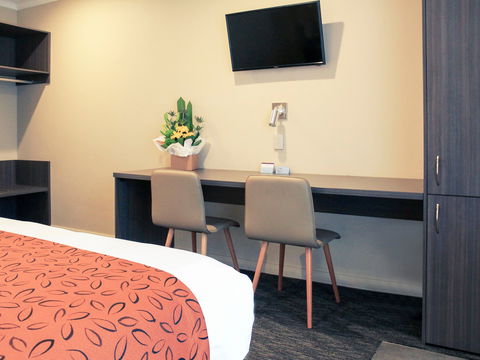 Mercure Orange - Holiday Adelaide 7