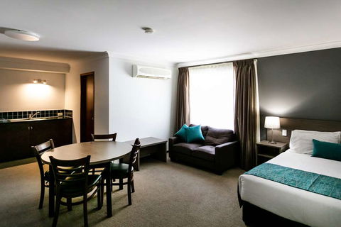 Best Western Plus Ambassador Orange - Holiday Adelaide 6