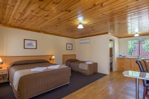 Black Gold Country Cabins And Motel - Holiday Adelaide 6
