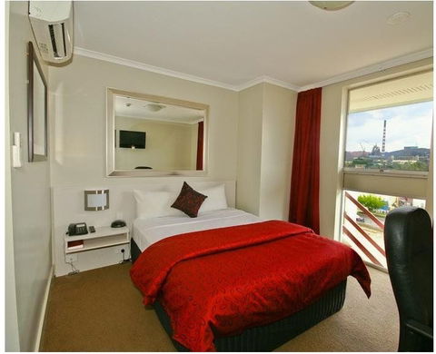 Isa Hotel - Holiday Adelaide 4