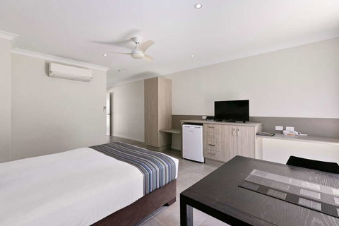 Econo Lodge Beachside - Holiday Adelaide 6