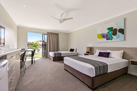 Econo Lodge Beachside - Holiday Adelaide 10