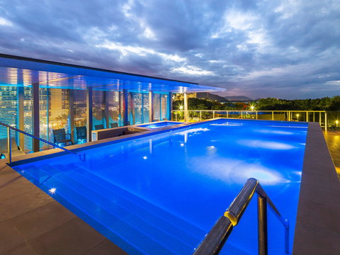 Sebel Cairns Harbour Lights - Holiday Adelaide 2