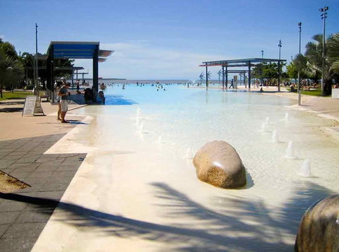 Sebel Cairns Harbour Lights - Holiday Adelaide 17