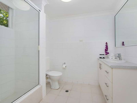 Cairns City Palms - Holiday Adelaide 1