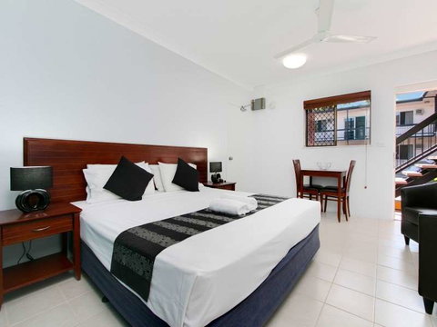 Cairns City Palms - Holiday Adelaide 9