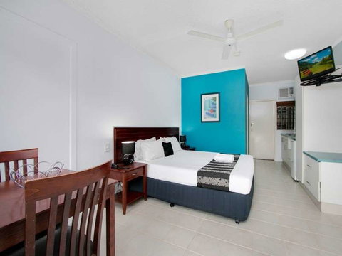 Cairns City Palms - Holiday Adelaide 11