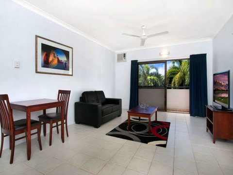 Cairns City Palms - Holiday Adelaide 14