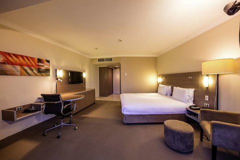 DoubleTree by Hilton Cairns - Holiday Adelaide 8