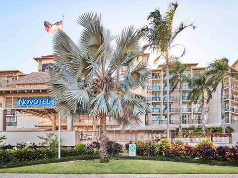 Novotel Cairns Oasis Resort - Holiday Adelaide 0